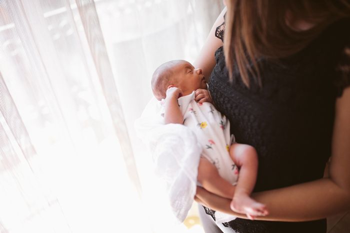 7 Ways to Survive Life With a Newborn and No Family Support